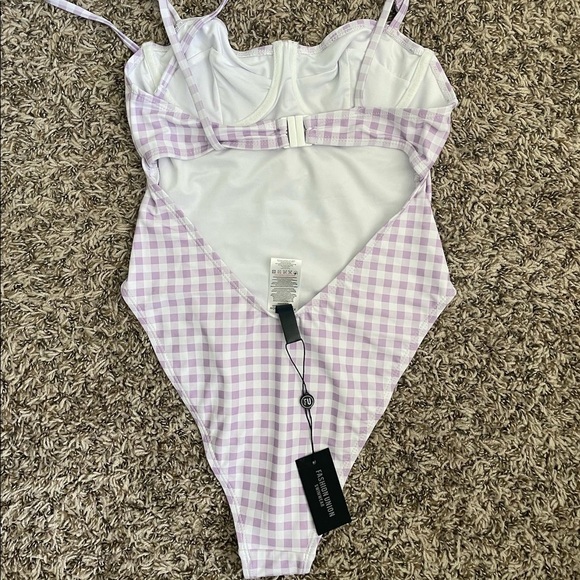 ASOS one piece swimsuit - Picture 5 of 5